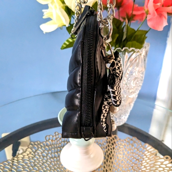 Yves saint Laurent pouch - Picture 12 of 15